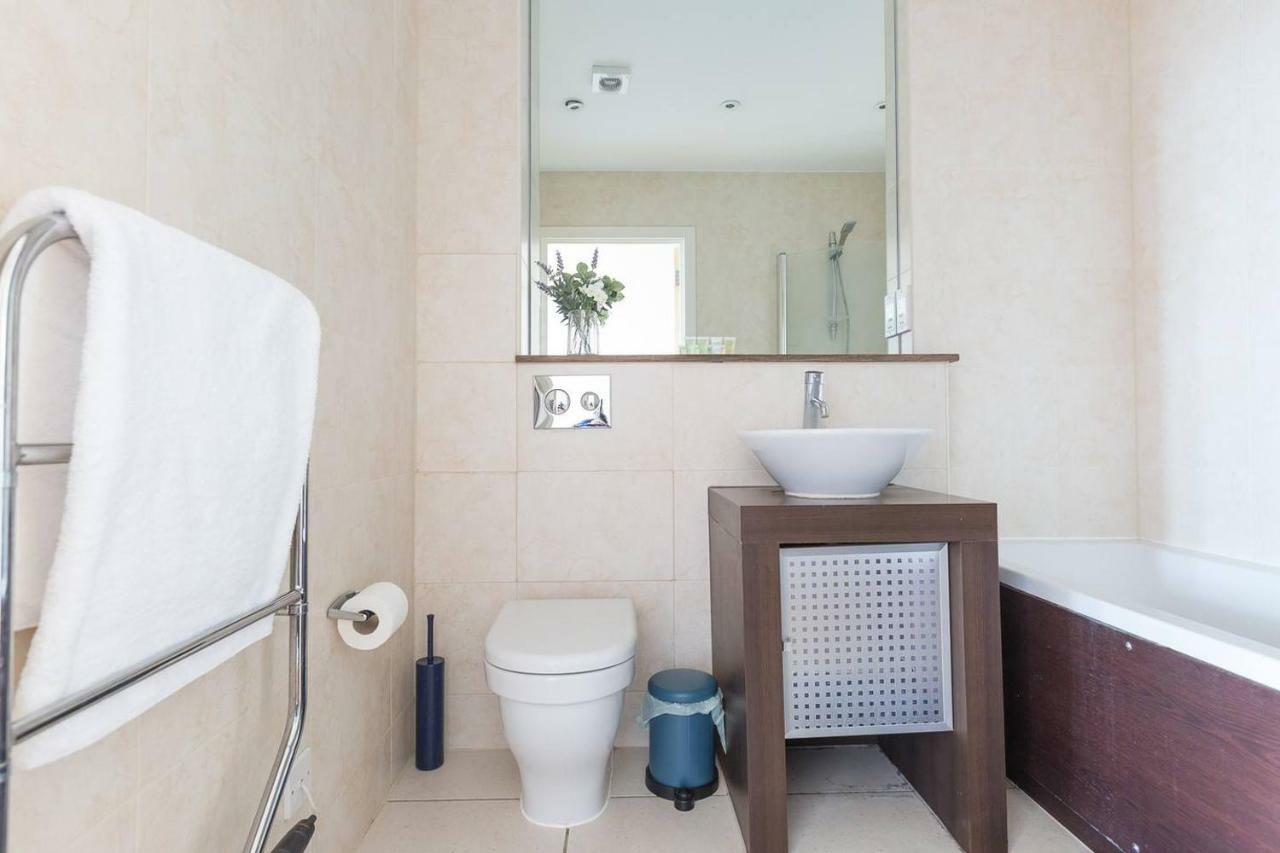 לונדון Modern 1 Bedroom Apartment In E1 With Great Views מראה חיצוני תמונה