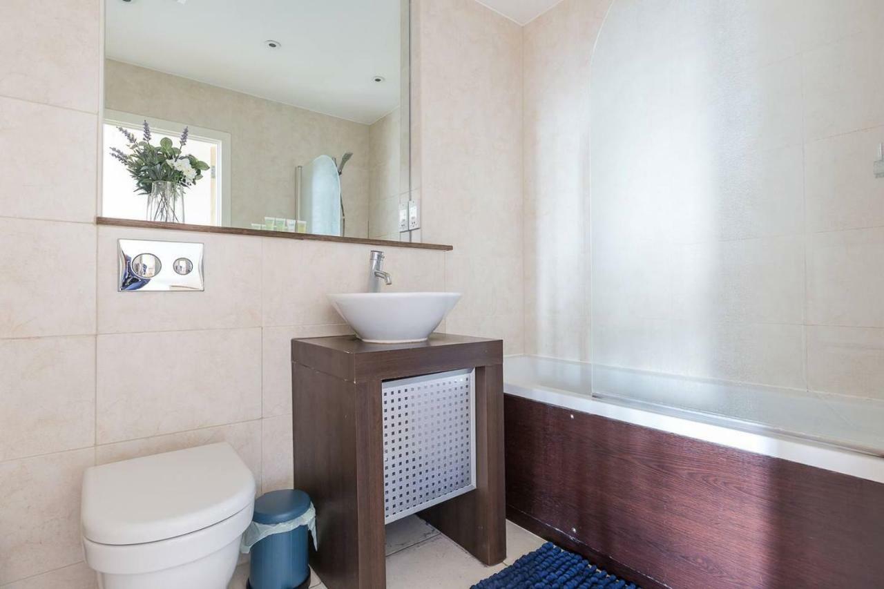 לונדון Modern 1 Bedroom Apartment In E1 With Great Views מראה חיצוני תמונה