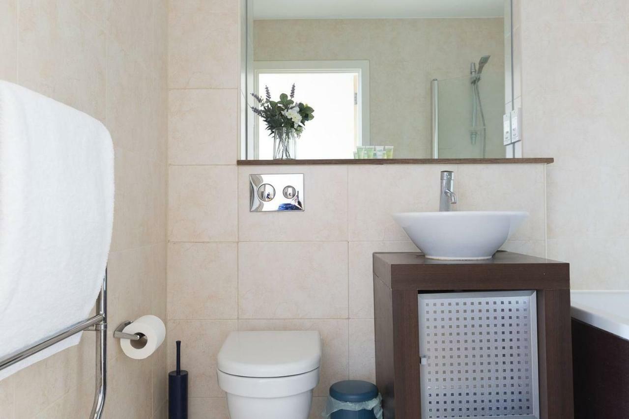 לונדון Modern 1 Bedroom Apartment In E1 With Great Views מראה חיצוני תמונה